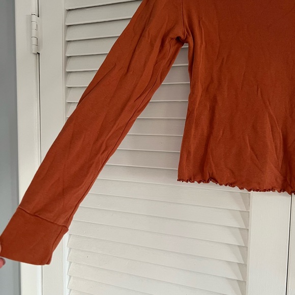 Cropped Sweater - Picture 4 of 5